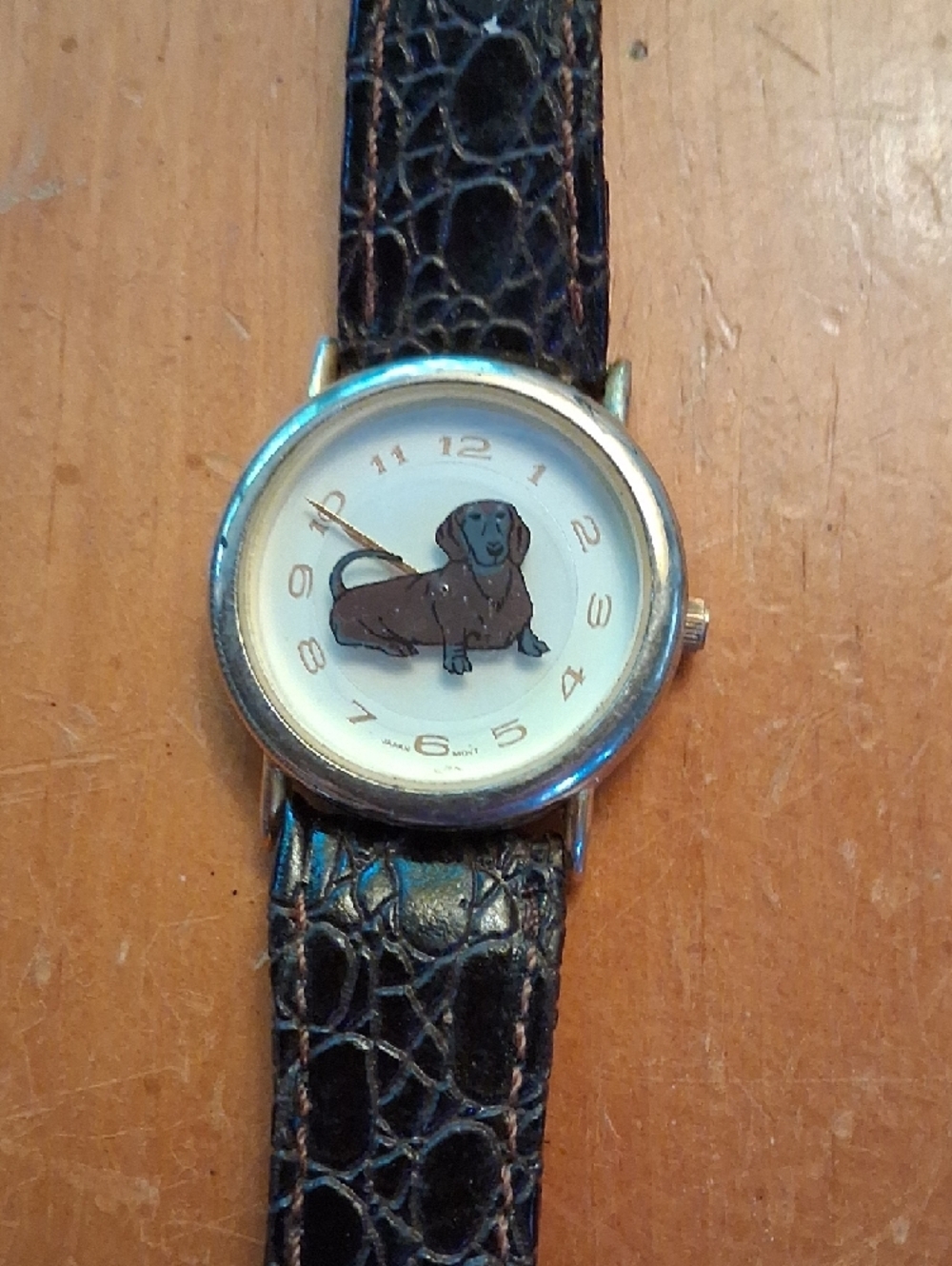 Vintage Black Croc-Texture Watch with Dachshund Silhouette Dial - Picture 2 of 4